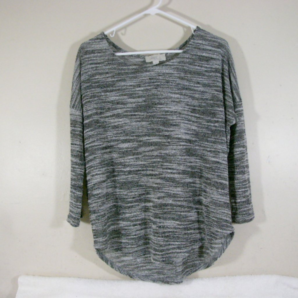 Olive & Oak Top Size Medium